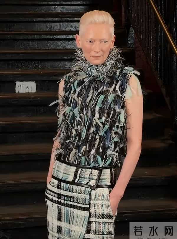 纽约大秀：王一博留大妈头，辛芷蕾国际范足，权志龙狗啃刘海辣眼