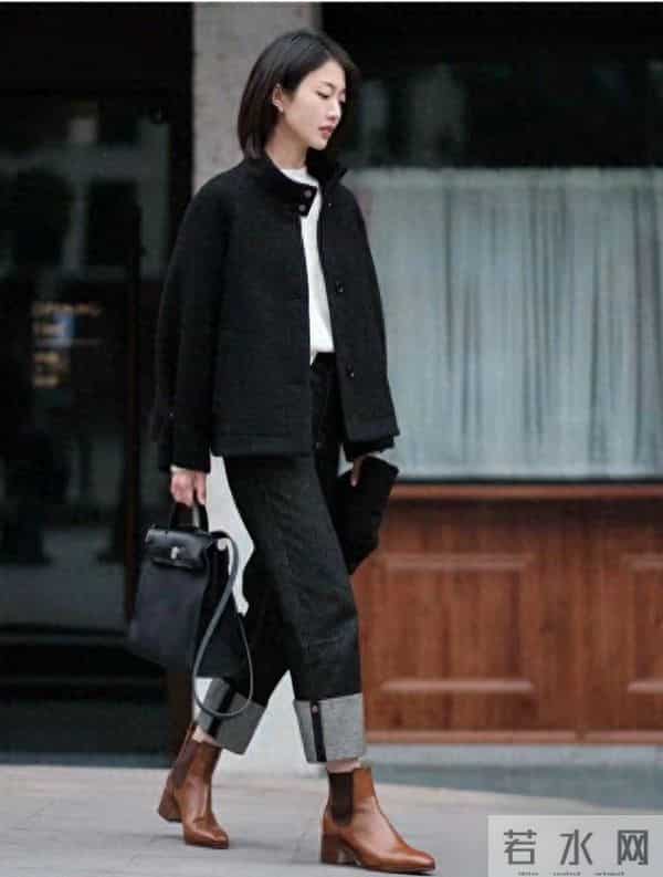 难怪今年都不穿马丁靴了，今年流行的“冬靴”，时髦显高、显腿长