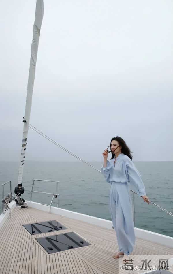 宋佳游艇光脚美甲上热搜！网友求同款：这脚指甲是吃了仙气吧