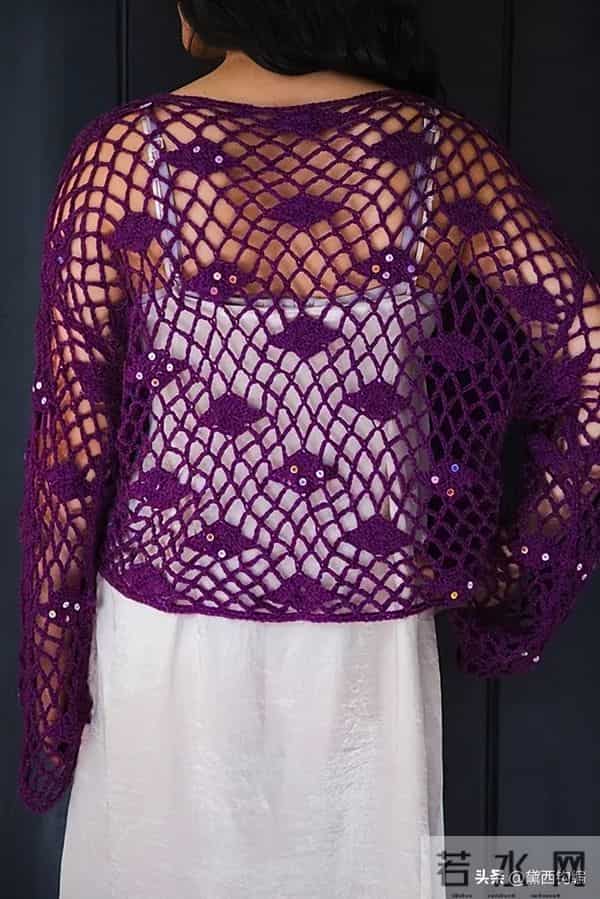 Jess D Bennett设计的无尽银河套头衫、罩衫，轻盈又俏皮