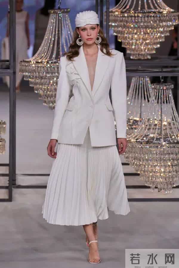 Isabel Sanchis 2026 春夏婚纱秀场