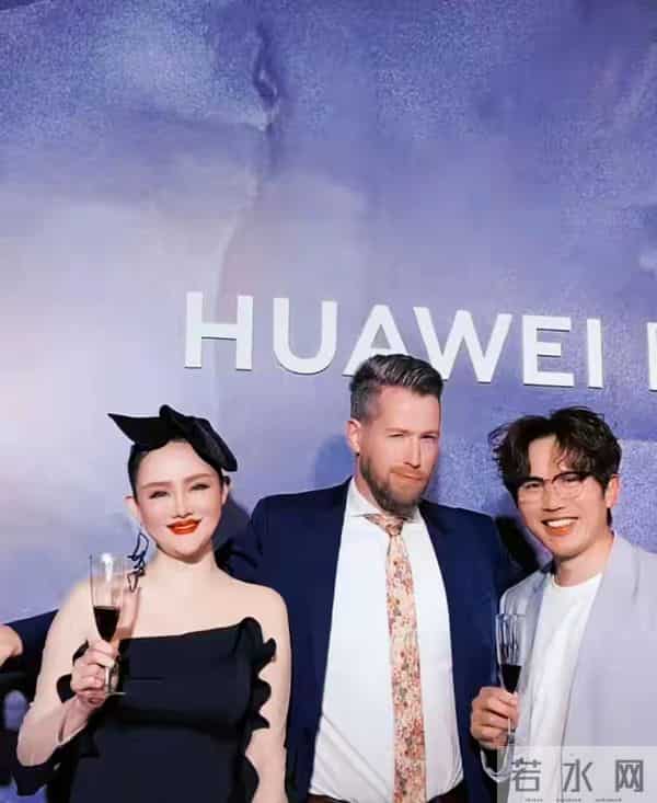 湖南一从法国回来的造型师，给村民免费理发，罗伟明的传奇人生