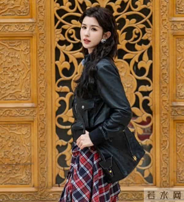 冬天“长裙＋靴子”太好看，这样穿显瘦又时髦