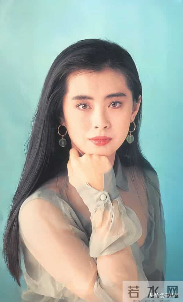 戴耳环的女神王祖贤(一)