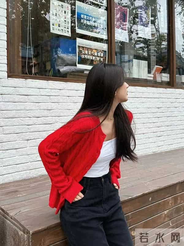 冬天穿“红色毛衣”明亮又有存在感，越看越上头！