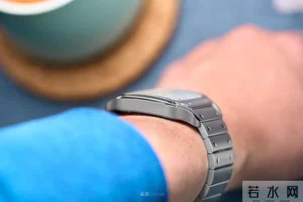 居然在年底等到了我的crush！这两块新表堪称“年度收割机”