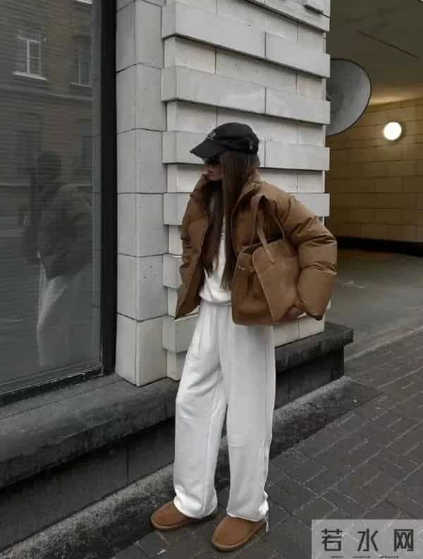 今年冬天“短羽绒服”这样搭配太火了！高级时髦一整个冬天！