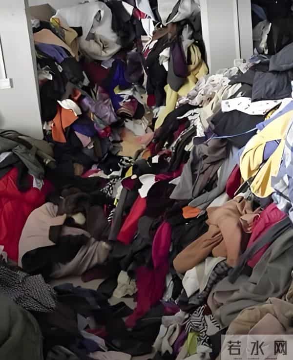 中年女性“三不穿”：这三样衣服一定不能碰！