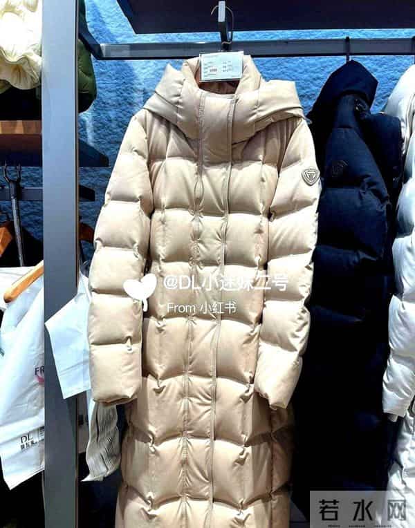 郑州胖东来爆火，千元羽绒服遭疯抢，网友：过冬装备已就位