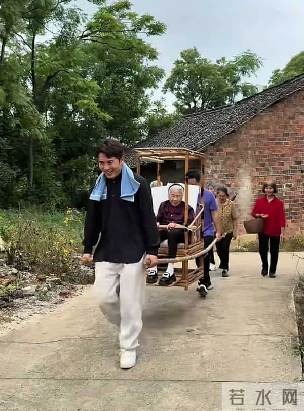 湖南一从法国回来的造型师，给村民免费理发，罗伟明的传奇人生