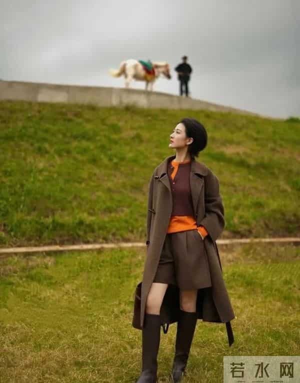 今年冬天最绝的配色：橙色+棕色，太明媚了！