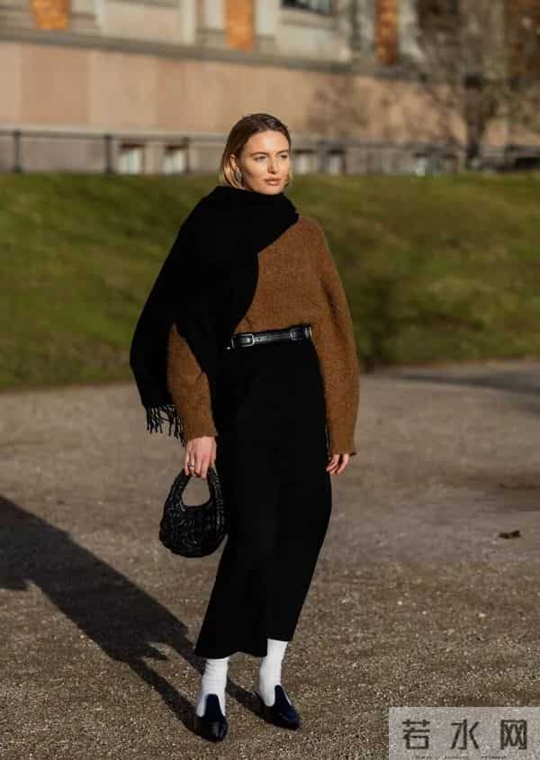 黑白棕，冬天穿衣这么“配色”，太高级了