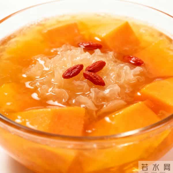 冬抗燥养肤不反复？百合莲子炖木瓜，蒸30分钟清润嫩肤