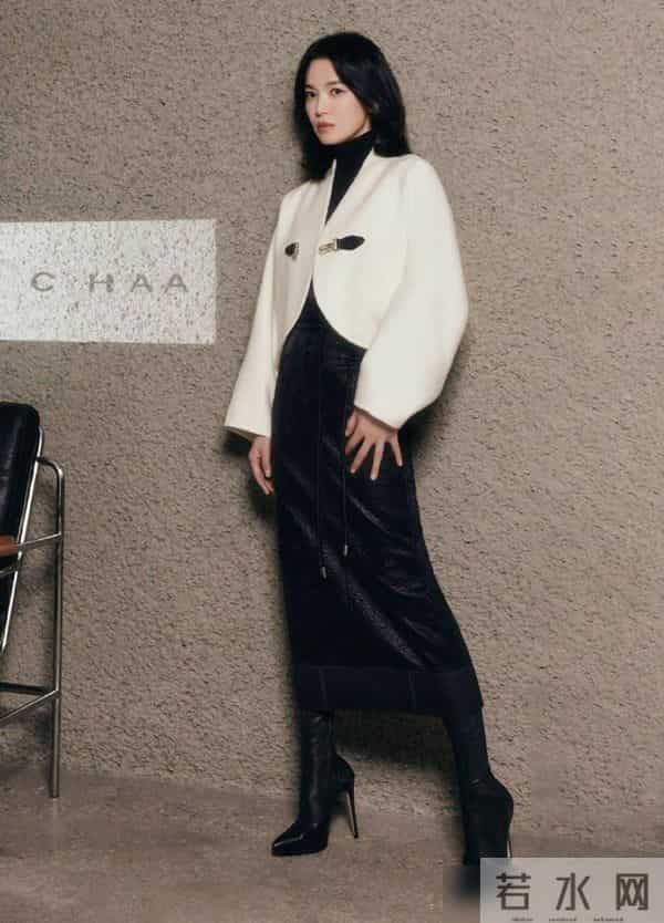 应对降温穿搭：宋慧乔的温暖和优雅，秋日的时尚哲学