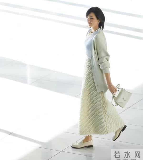 太显气质了！秋冬穿“米色”，非富即贵！2个秘籍，轻松变高手