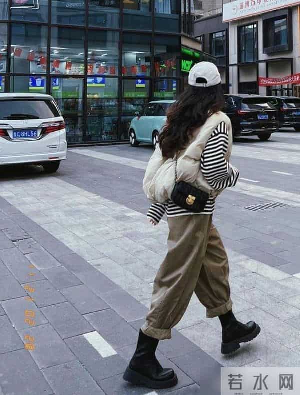 难怪没人穿马丁靴了，今年流行的“冬靴”，洋气好看又舒适百搭