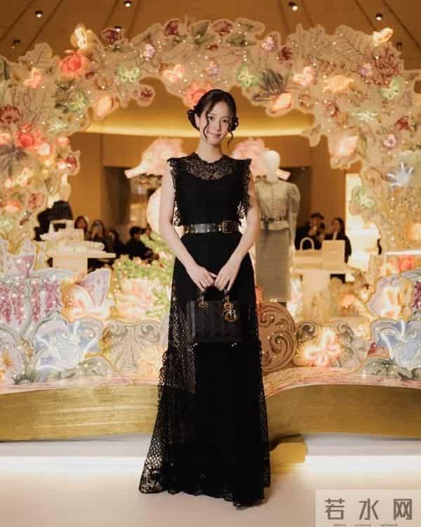 全球最美丽女性的时尚攻略：金智秀的三套完美穿搭！