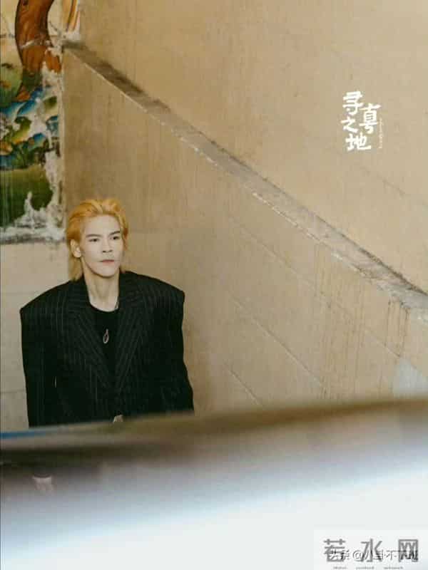 向佐风格大变，终于丢掉女装大佬的造型了！