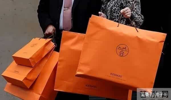 1000亿全被骗光？爱马仕继承人成落魄老头，而骗子却离奇死亡了