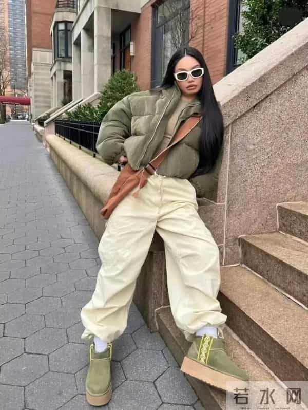 今年冬天“短羽绒服”这样搭配太火了！高级时髦一整个冬天！