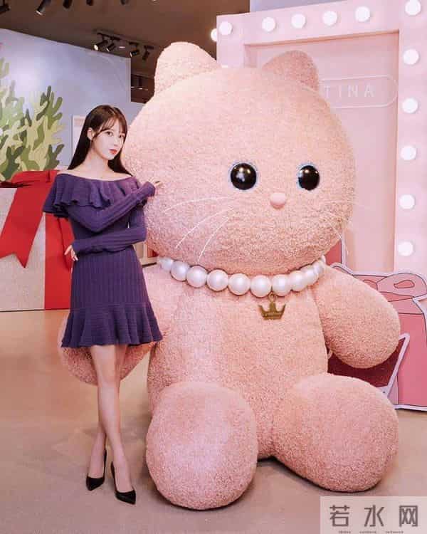 冬季如何穿出时尚个性？李知恩浪漫优雅的穿搭风格，展现女性魅力