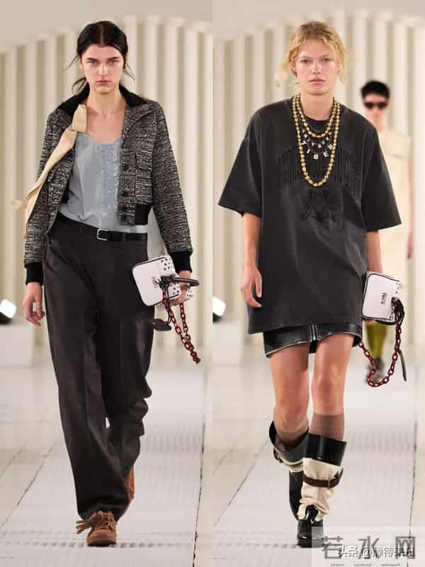 来自2026春夏米兰OnitsukaTiger女装发布会