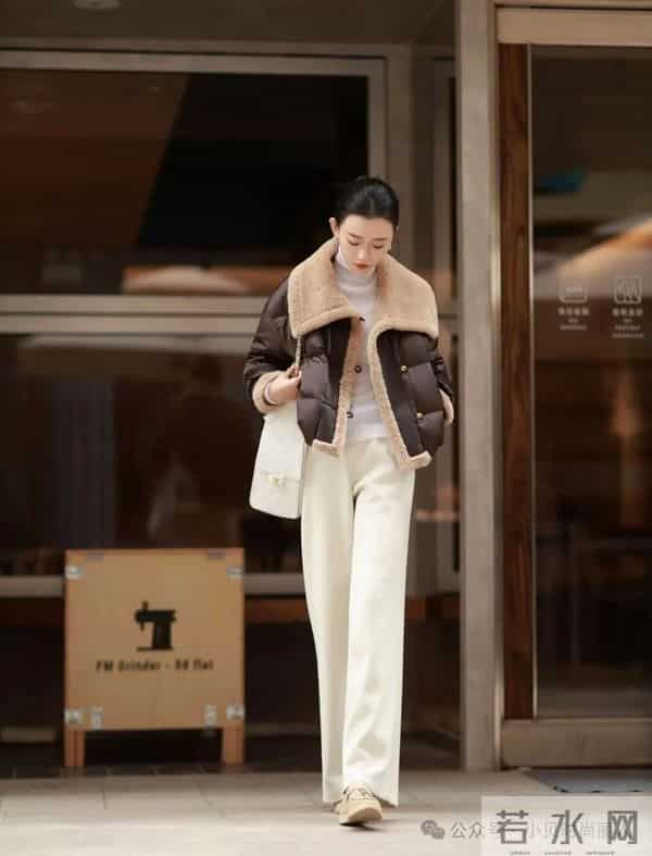 棕咖羊羔毛，温柔拿捏冬日松弛感