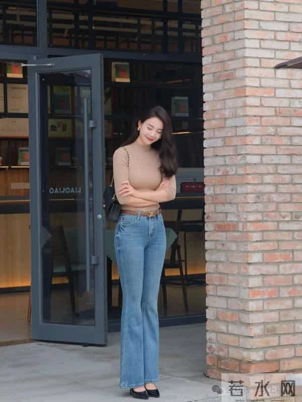 一件打底衫外穿 + 牛仔裤，竟然能好看到这种程度！