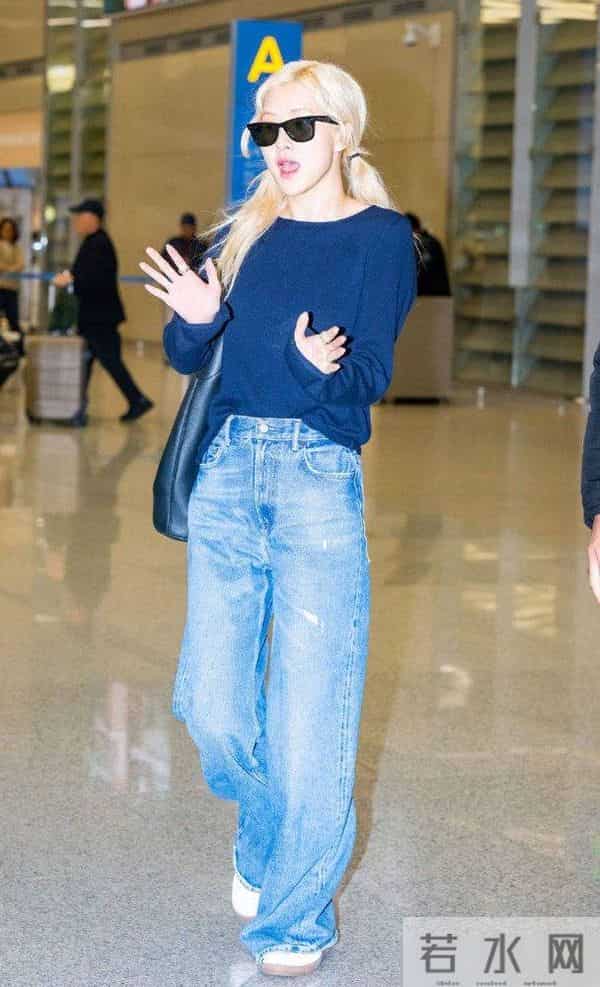 宋妍霏与朴彩英的松弛感穿搭真吸睛！优雅又随性！