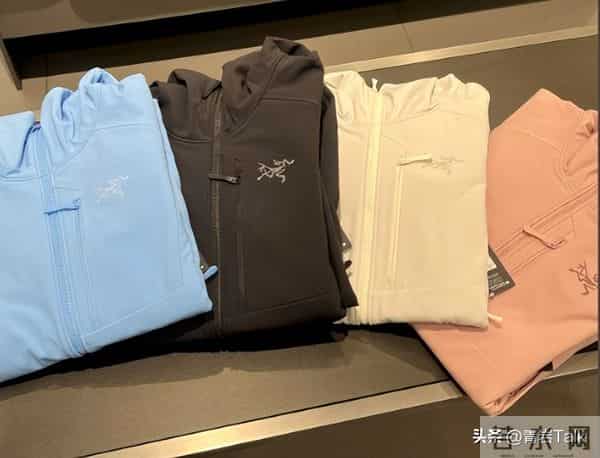 始祖鸟增速三连缓！靠亮色女款破圈，专业基因会稀释吗？