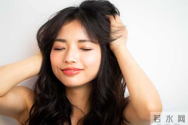 如何看待女子烫发借口出去透气