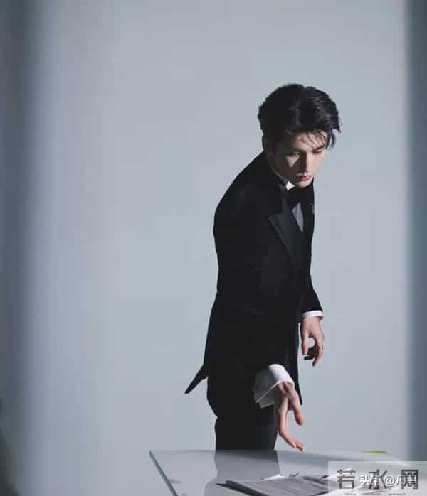张凌赫，西装真的迷人