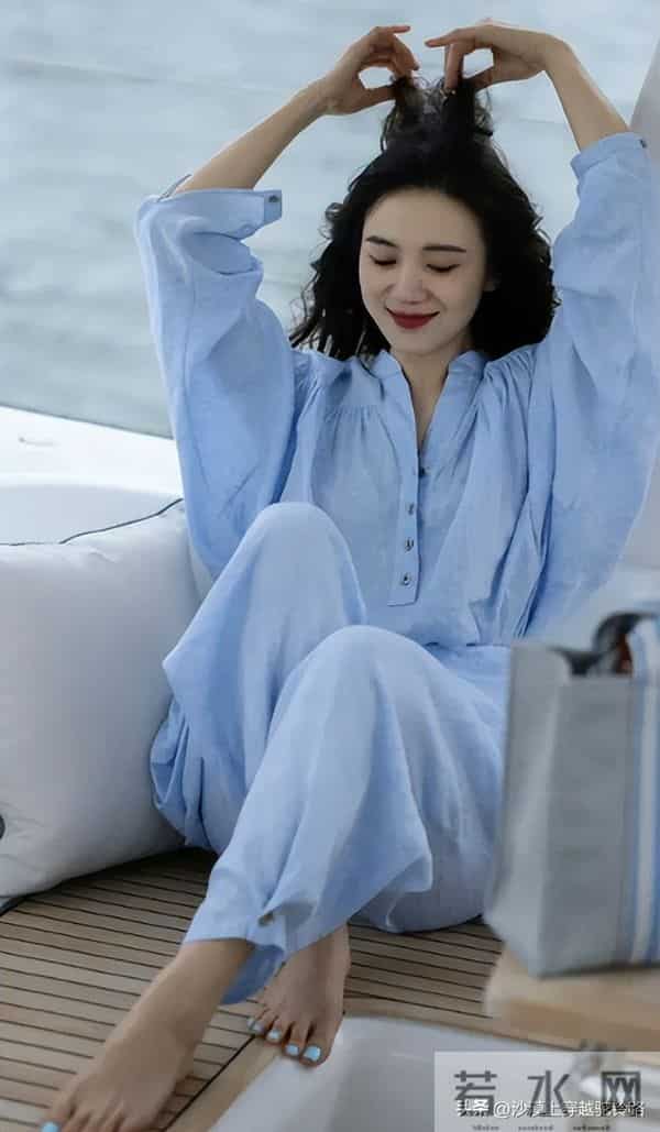 宋佳游艇光脚美甲上热搜！网友求同款：这脚指甲是吃了仙气吧
