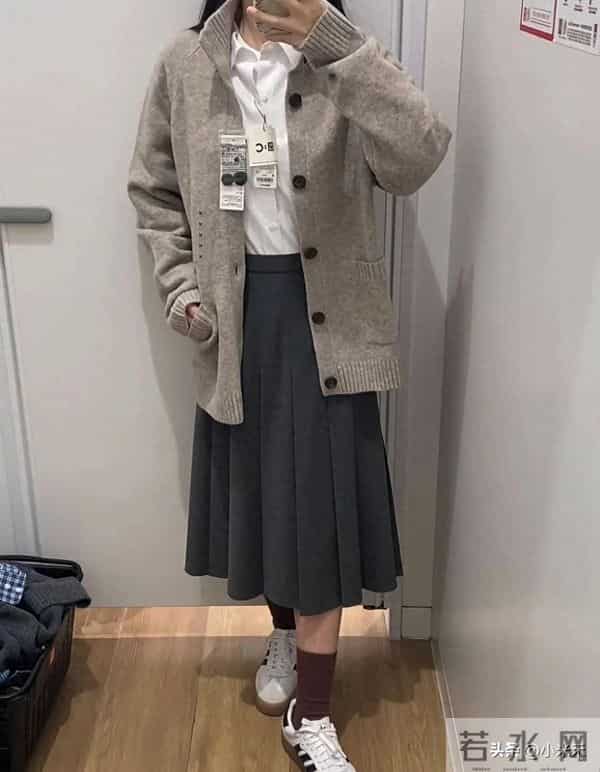 优衣库这开衫是偷了韩高材生的衣柜吧？这氛围感直接焊死了！