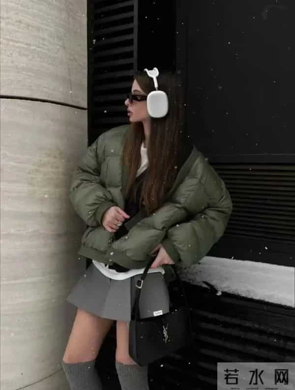 今年冬天“短羽绒服”这样搭配太火了！高级时髦一整个冬天！