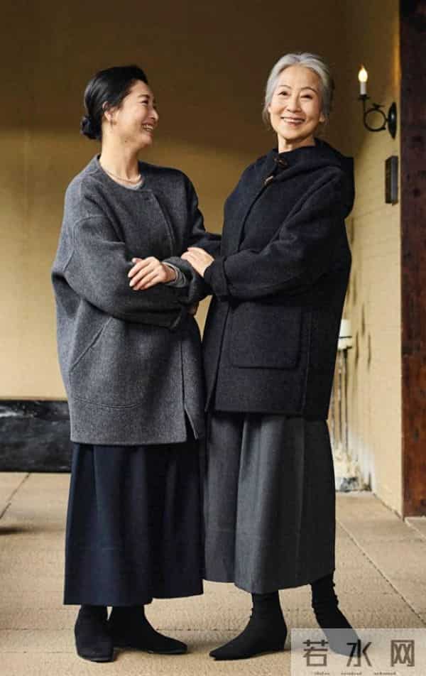 这才是60+女人的打扮，不浮夸不装嫩，以简约的装扮穿出优雅气质