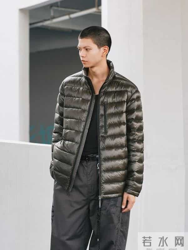 暖冬来袭！郑州服装市场排骨羽绒服走俏，充绒量低仍卖断货