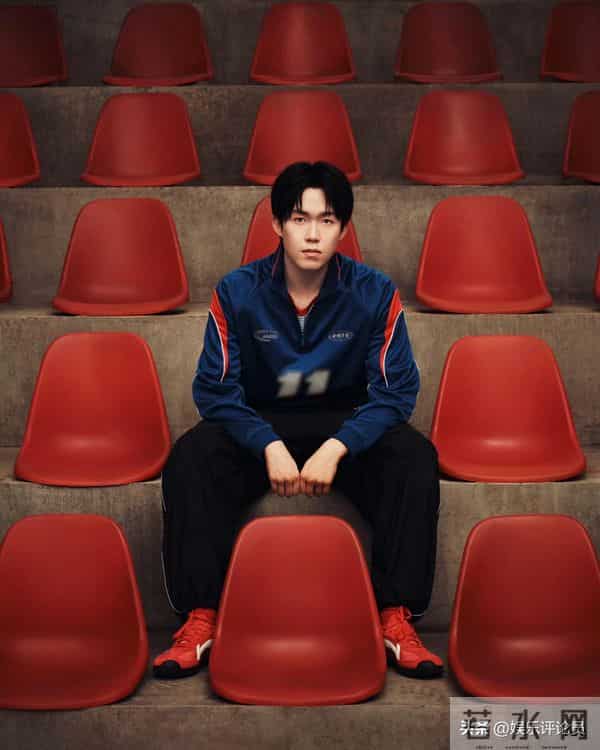 王楚钦 复古运动风炸街！率性穿搭演绎夏日潮流天花板！