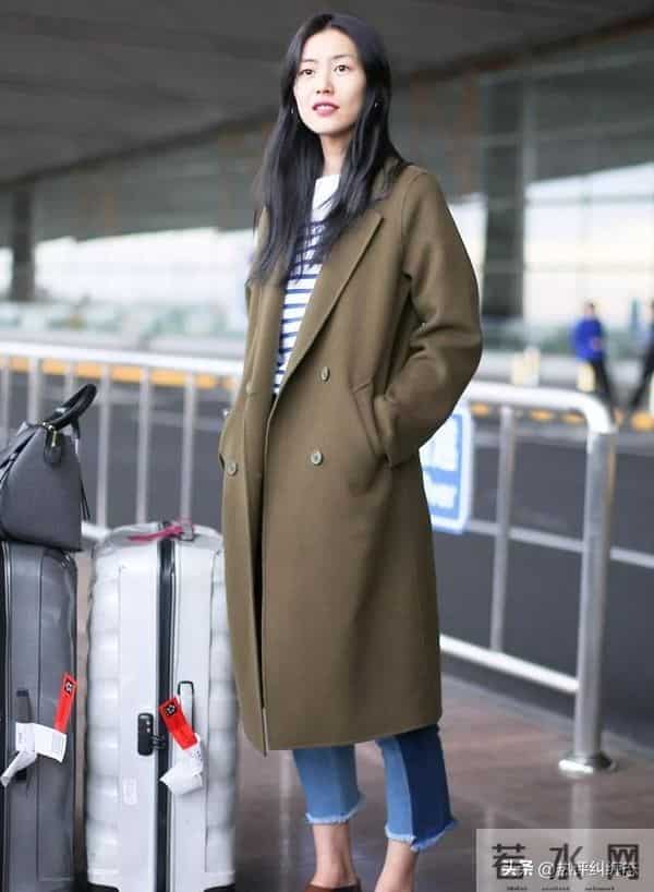 看女明星穿大衣，我悟了：不露脚踝、不配打底裤，会更优雅高级