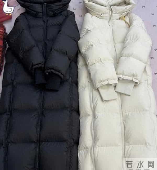 两件羽绒服都超爱，300克绒量轻盈不臃肿，选哪件让我纠结不已