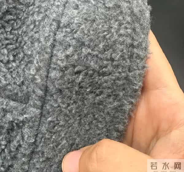 建议大家：冬天别买这6类“坑人衣服”，全是垃圾，买就是浪费钱