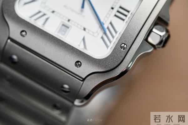 居然在年底等到了我的crush！这两块新表堪称“年度收割机”