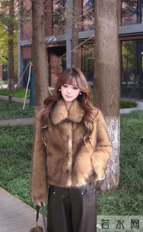 皮裤+勃肯鞋｜又拽又慵懒的混搭感绝了！