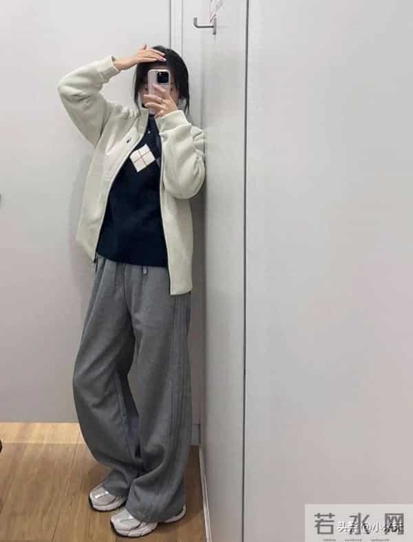 优衣库这件摇粒绒外套一上身，直接撞脸四位数的户外风穿搭！