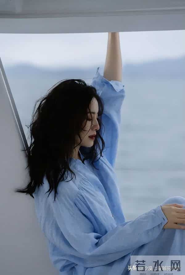 宋佳游艇光脚美甲上热搜！网友求同款：这脚指甲是吃了仙气吧