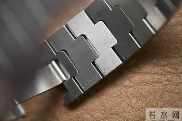 居然在年底等到了我的crush！这两块新表堪称“年度收割机”