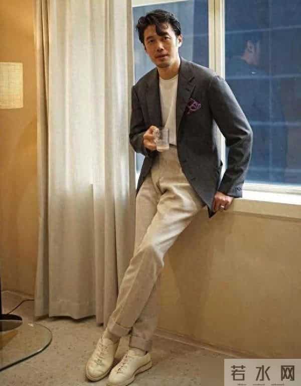 50+男人秋冬穿搭禁忌：衣服带毛、裤子太长、鞋子加绒，油腻显老