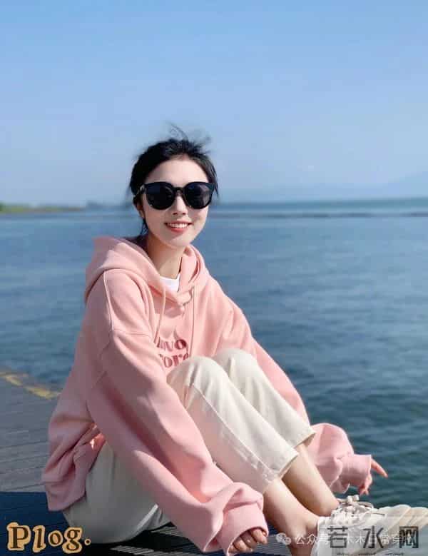 火爆的粉色卫衣终于穿上啦！甜酷松弛感直接拉满～