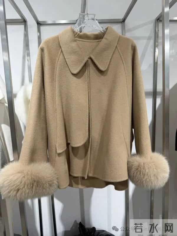 2025秋冬爆款小个子必收的蔷薇斗篷大衣，四色美到犯规