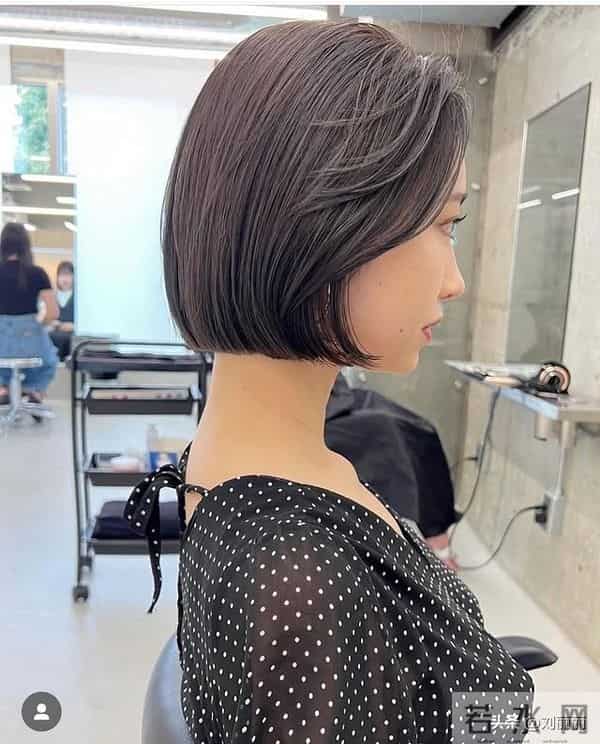 清冷高级感天花板，一刀切波波头，解锁亚洲女生的利落美学